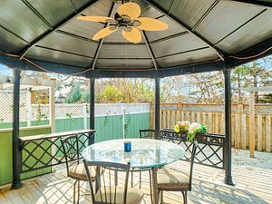 324 Woodlawn Cres