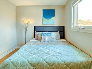 324 Woodlawn Cres
