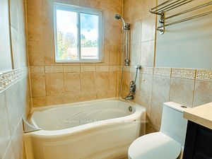 324 Woodlawn Cres