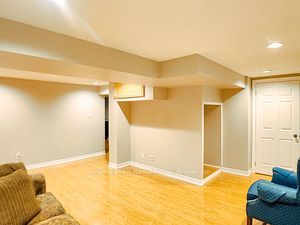 324 Woodlawn Cres