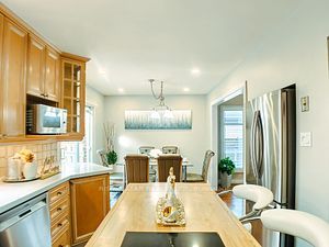 324 Woodlawn Cres