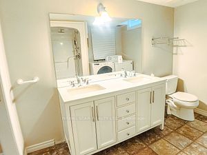324 Woodlawn Cres