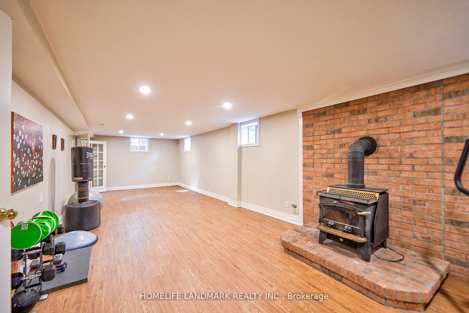 352 Maple Grove Dr