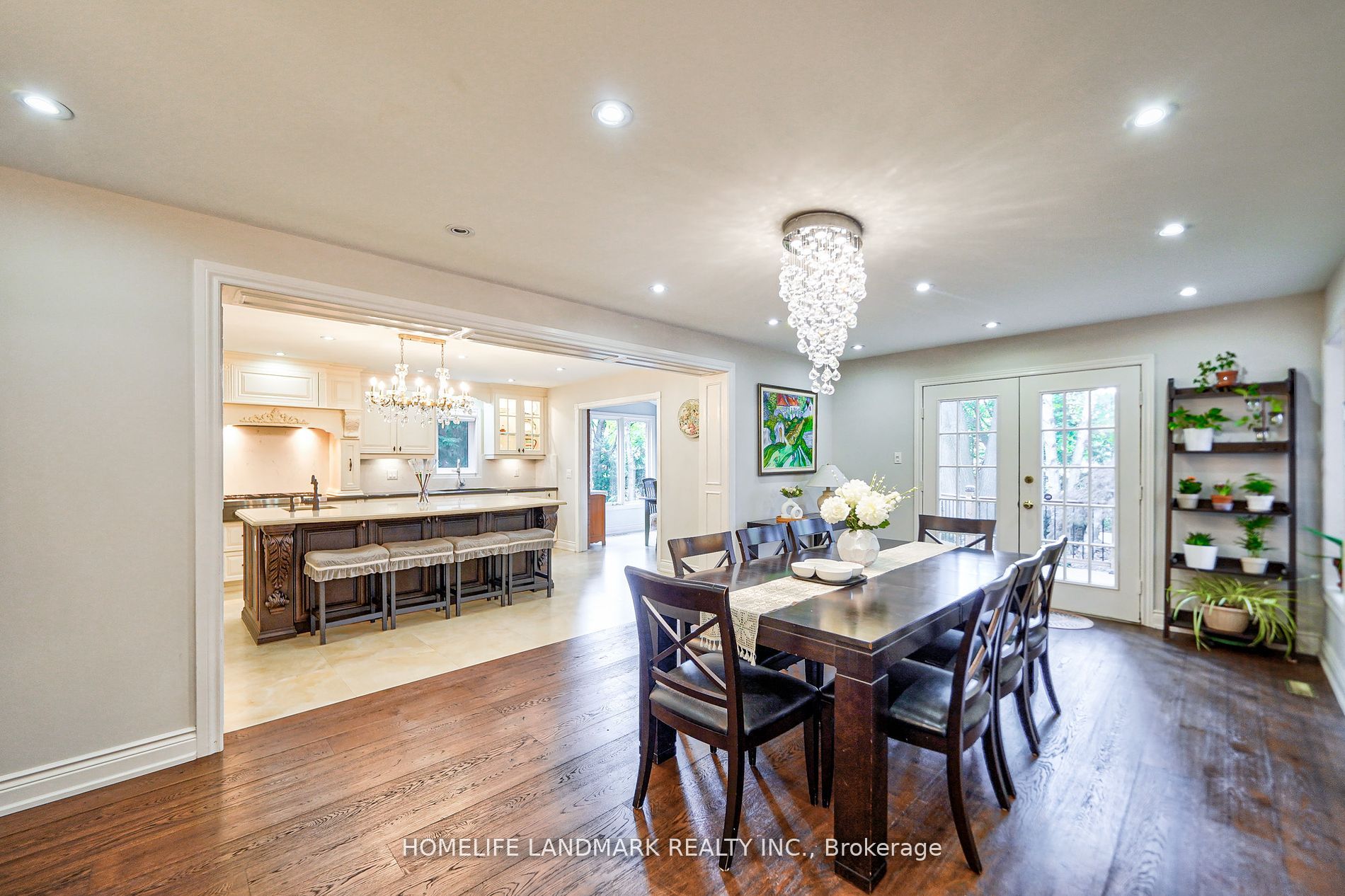 352 Maple Grove Dr