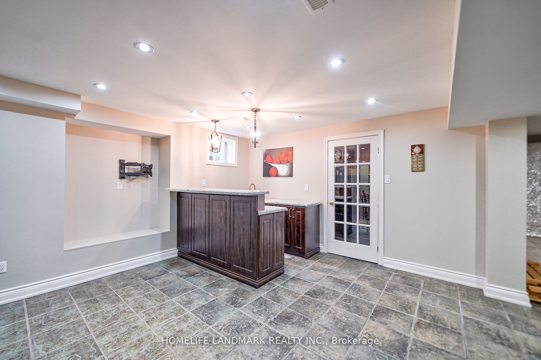 352 Maple Grove Dr