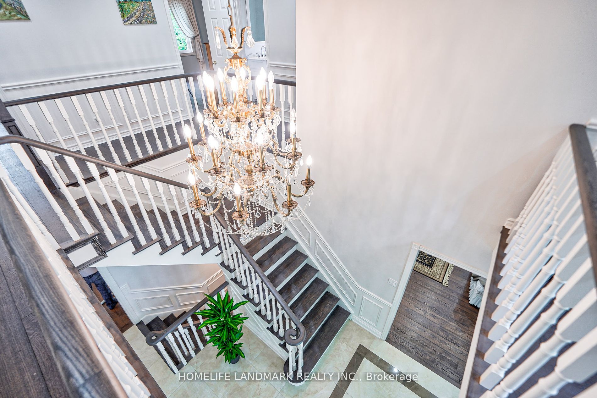 352 Maple Grove Dr