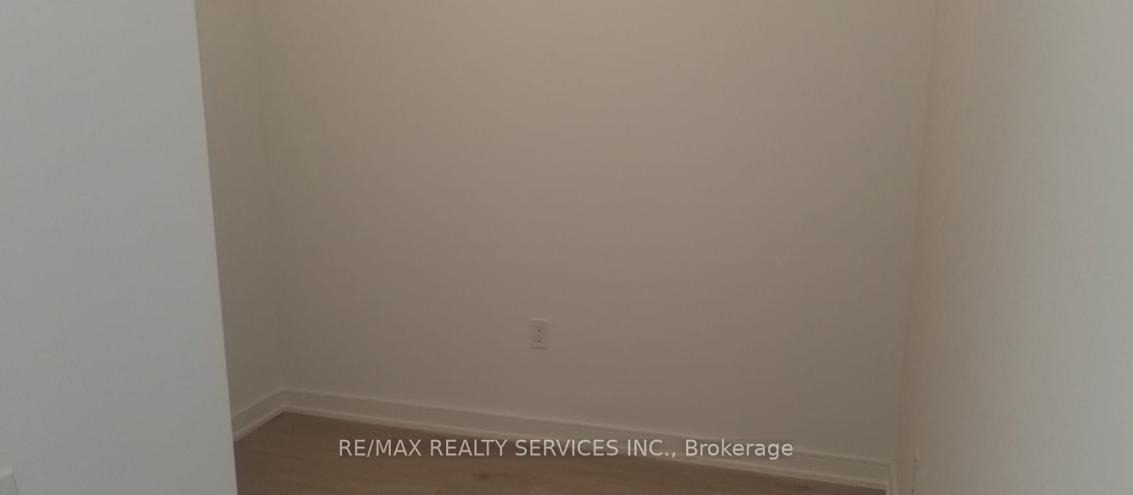 8 Nahani Way, #3318