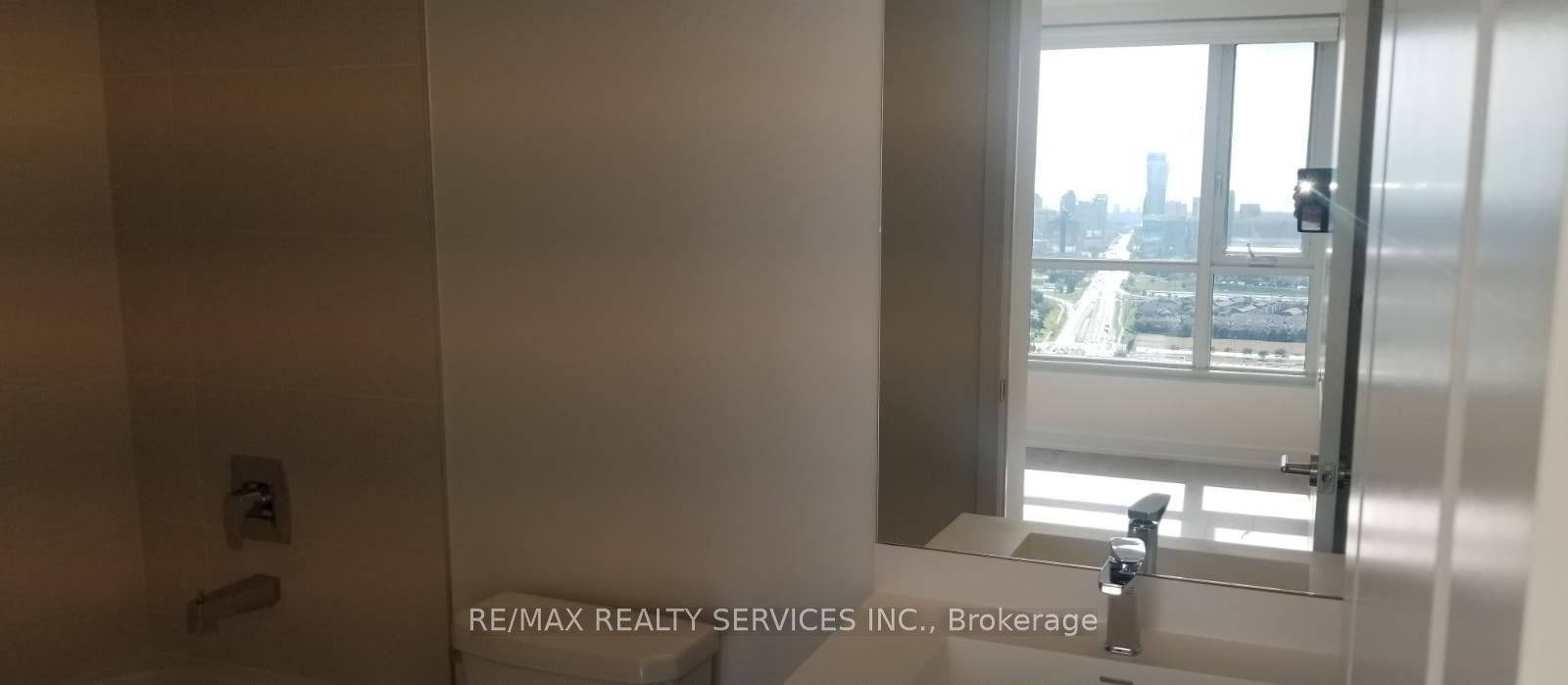 8 Nahani Way, #3318