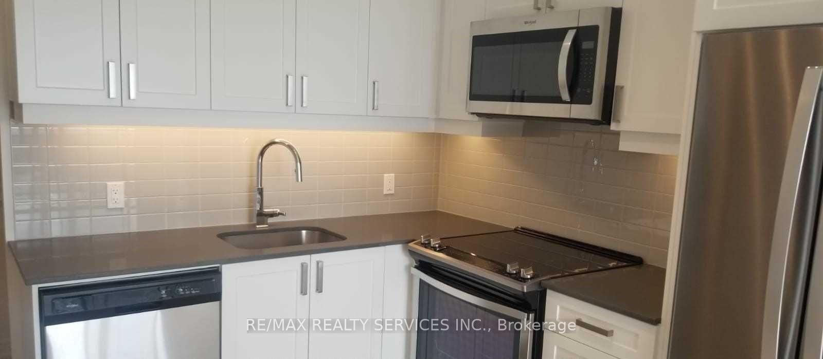 8 Nahani Way, #3318