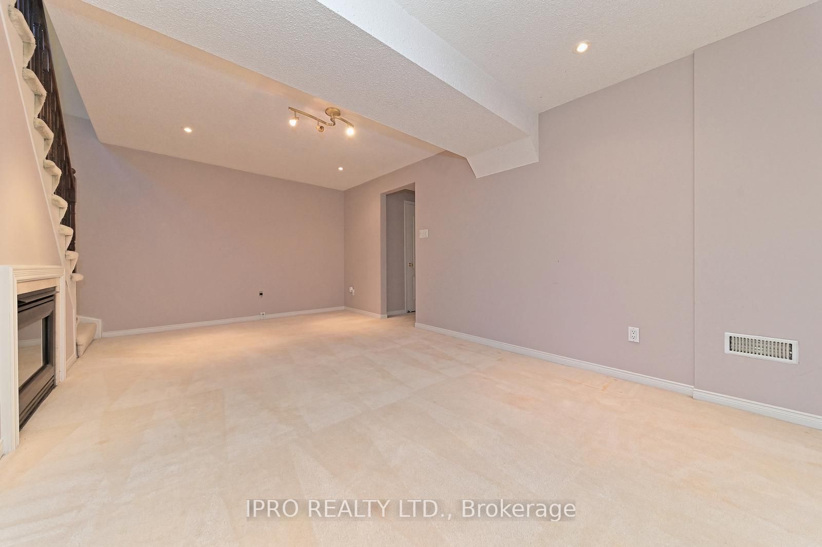 8305 Mclaughlin Rd S, #31