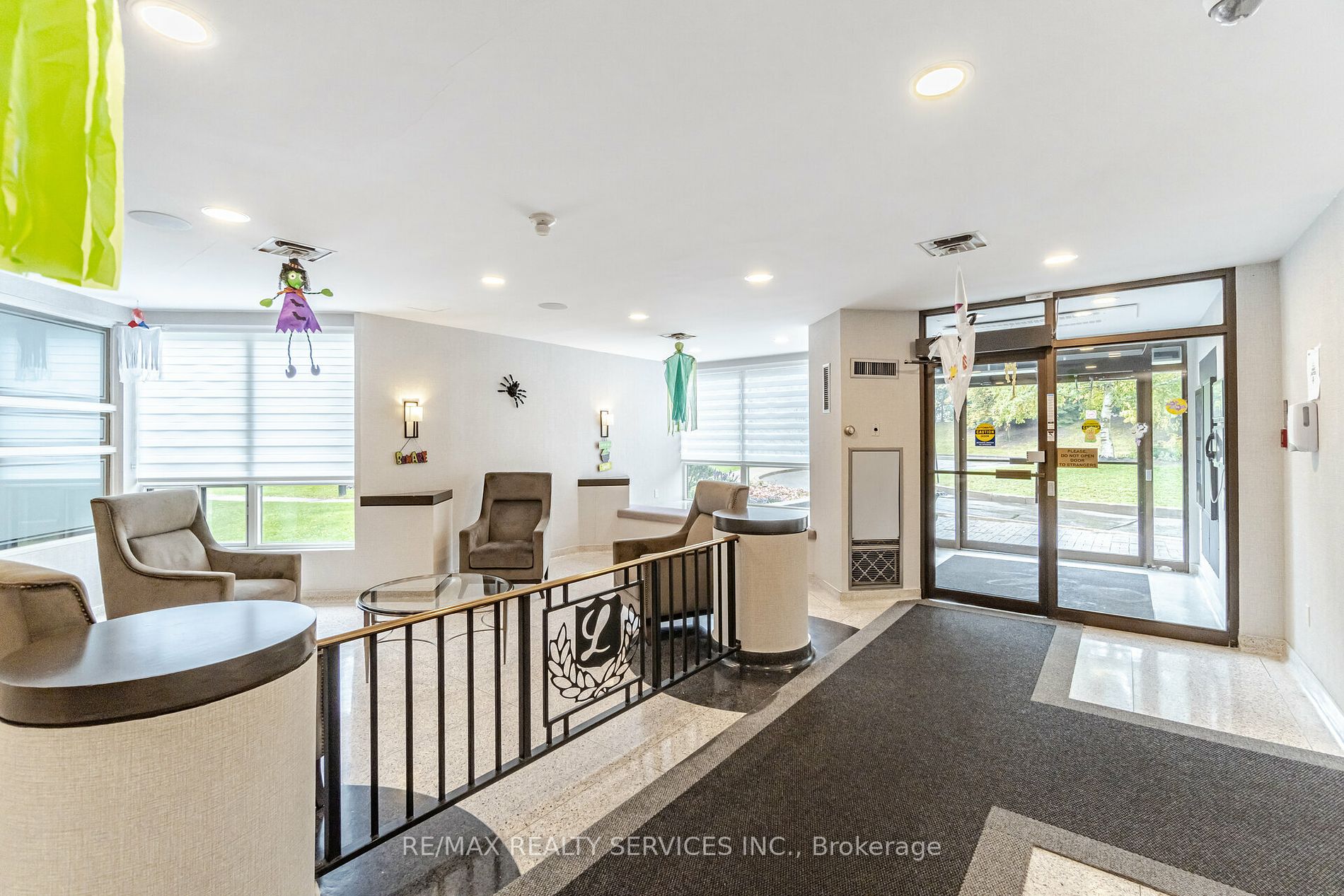 10 Laurelcrest St, #412