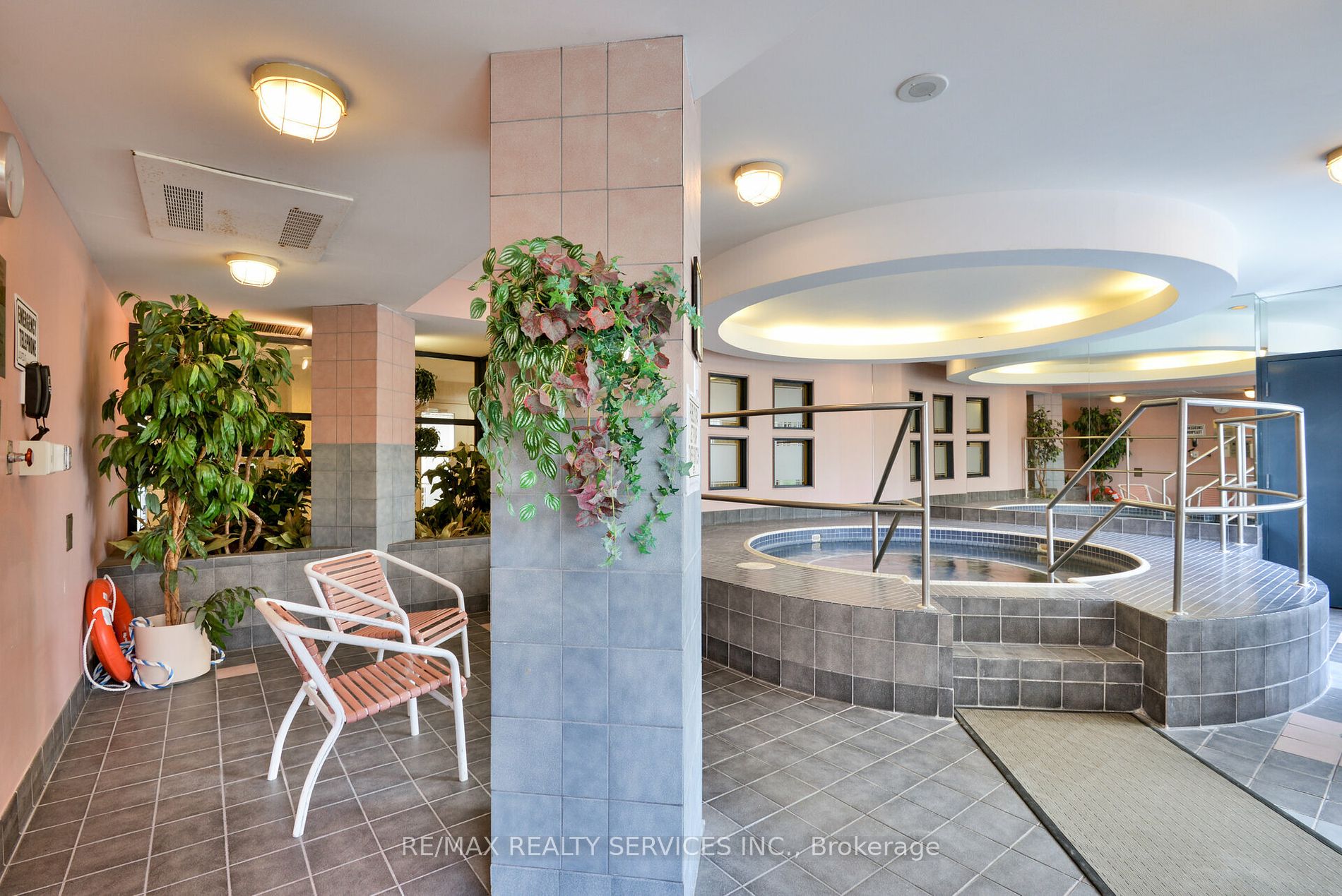 10 Laurelcrest St, #412