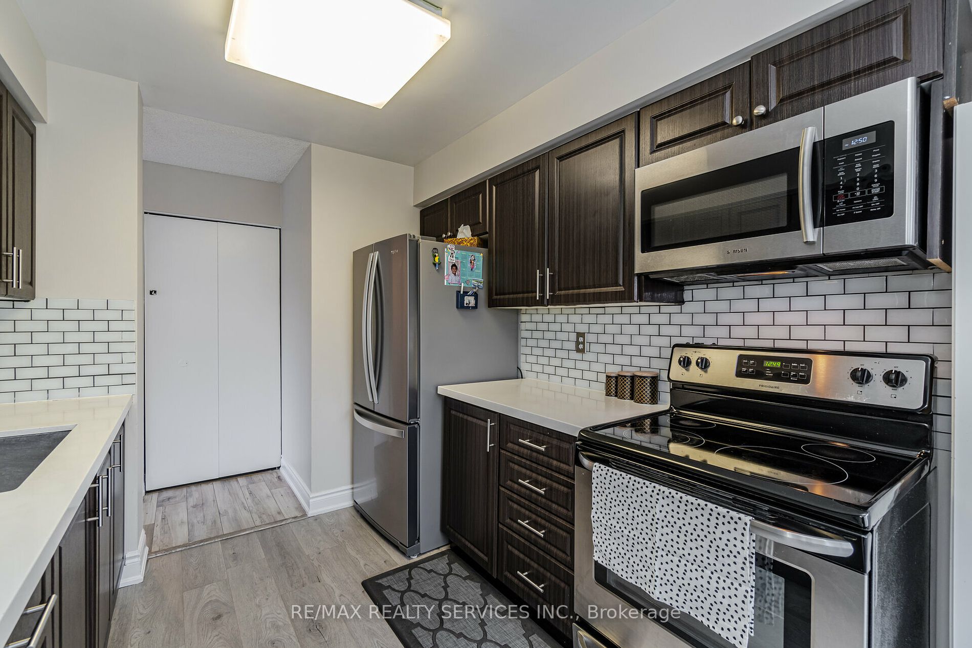 10 Laurelcrest St, #412