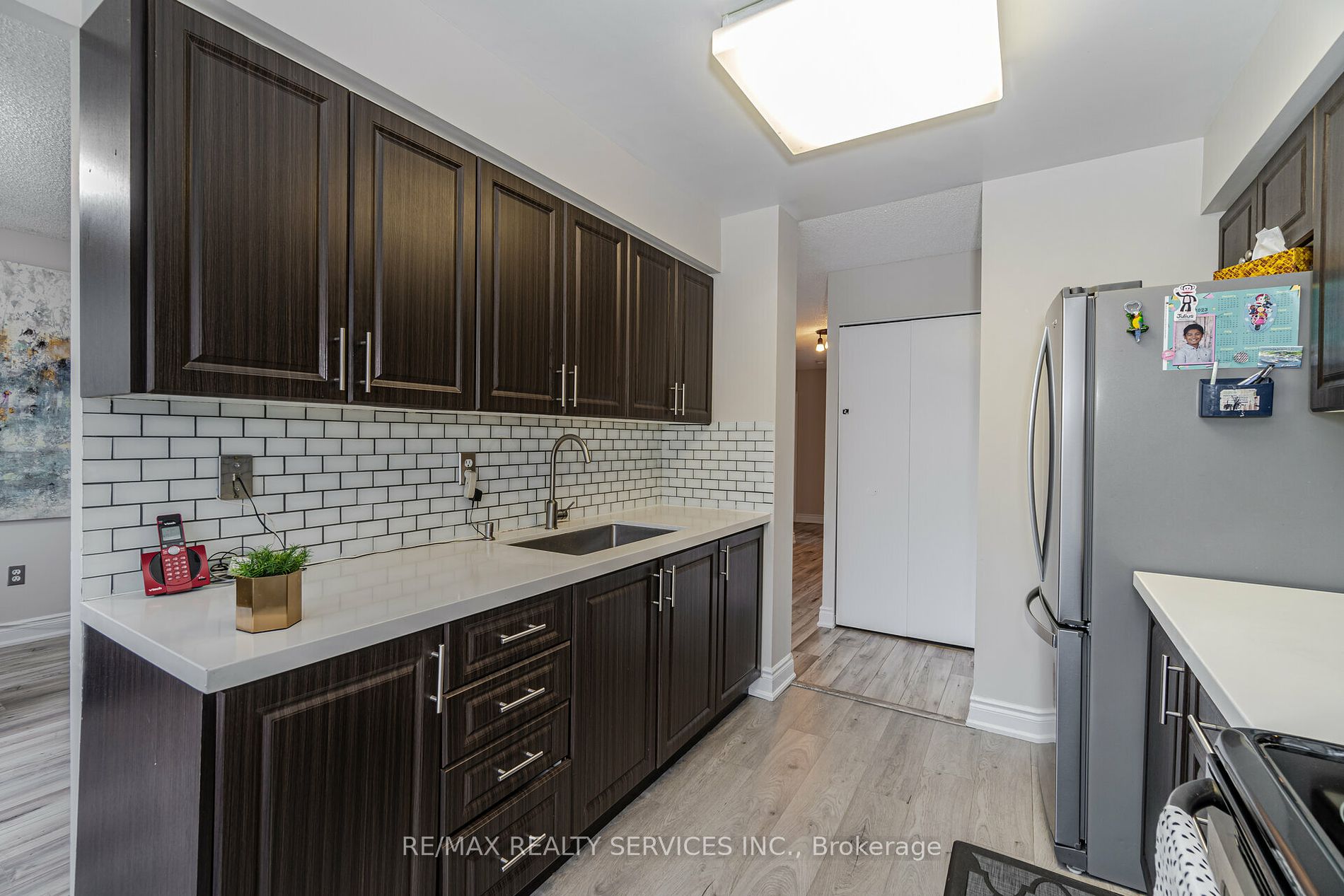 10 Laurelcrest St, #412