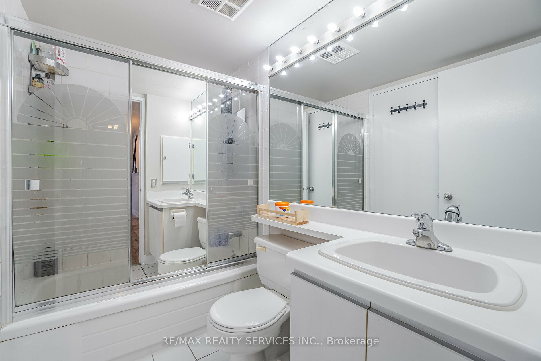 10 Laurelcrest St, #412