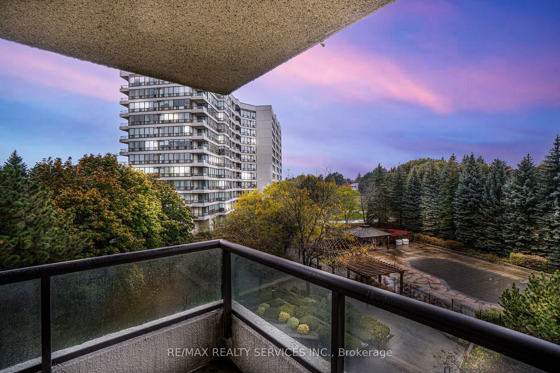 10 Laurelcrest St, #412