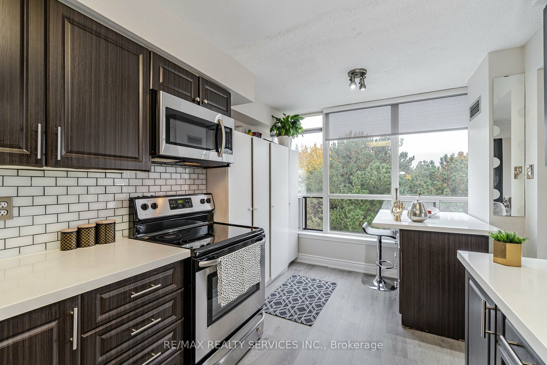 10 Laurelcrest St, #412