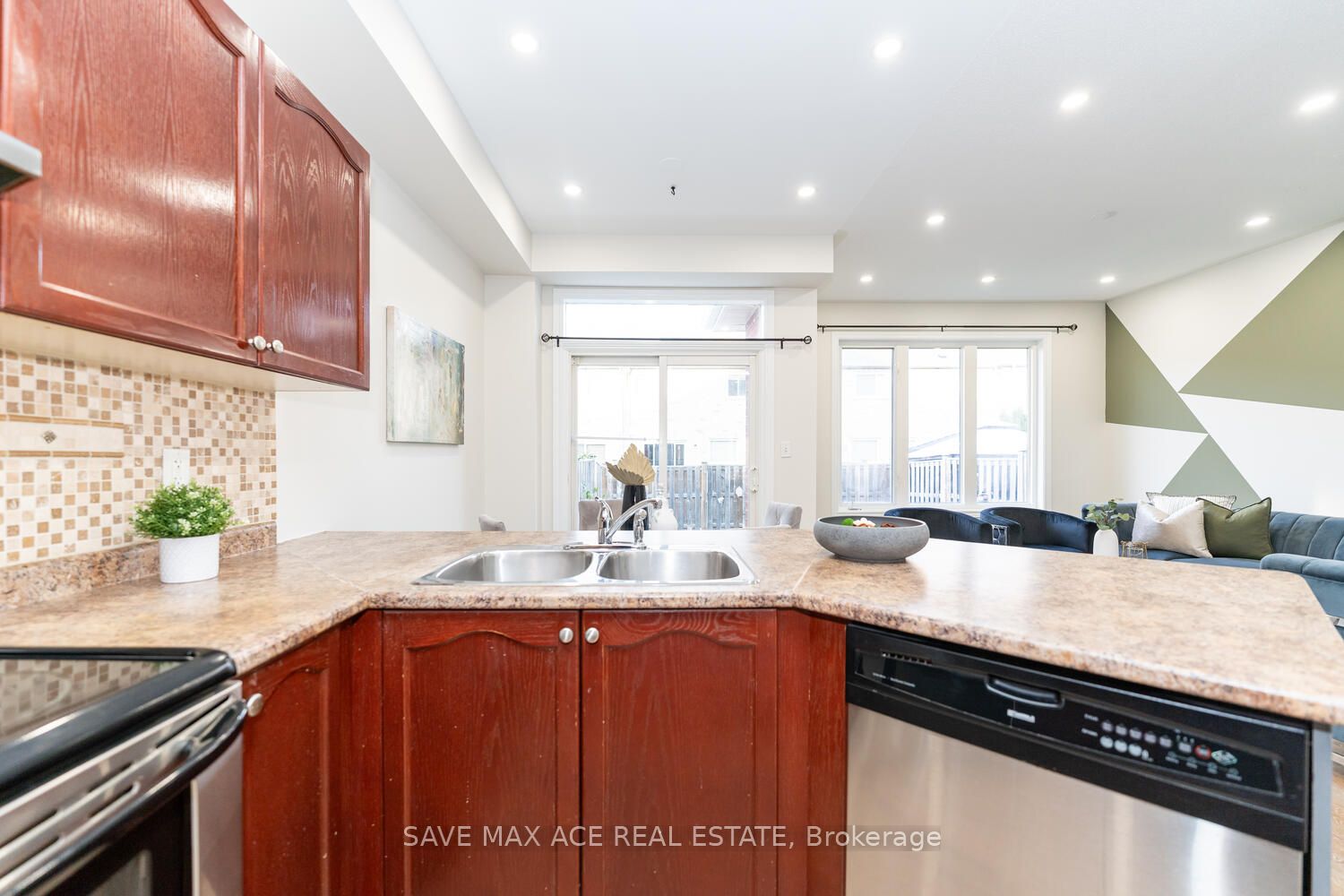 59 Totten Dr