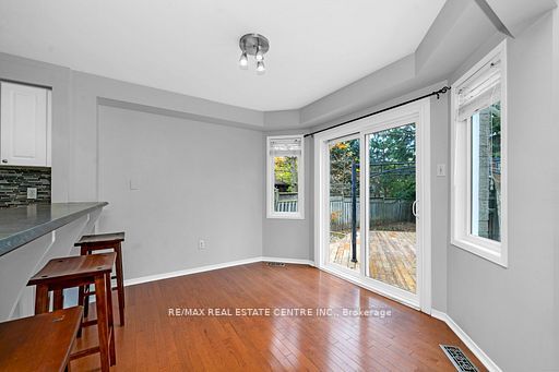 44 Curry Crescent