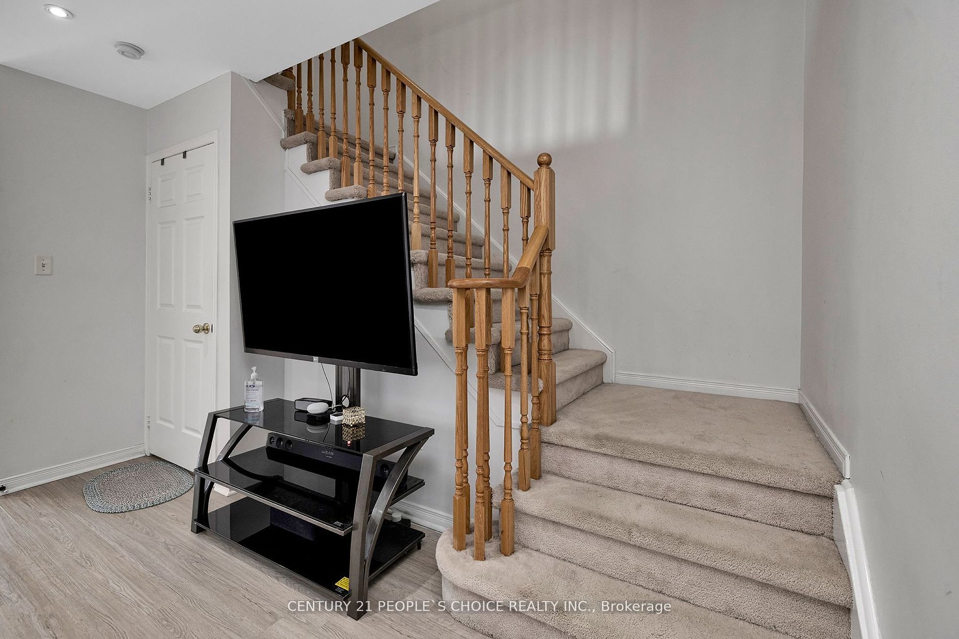 32 Frank Johnston Rd