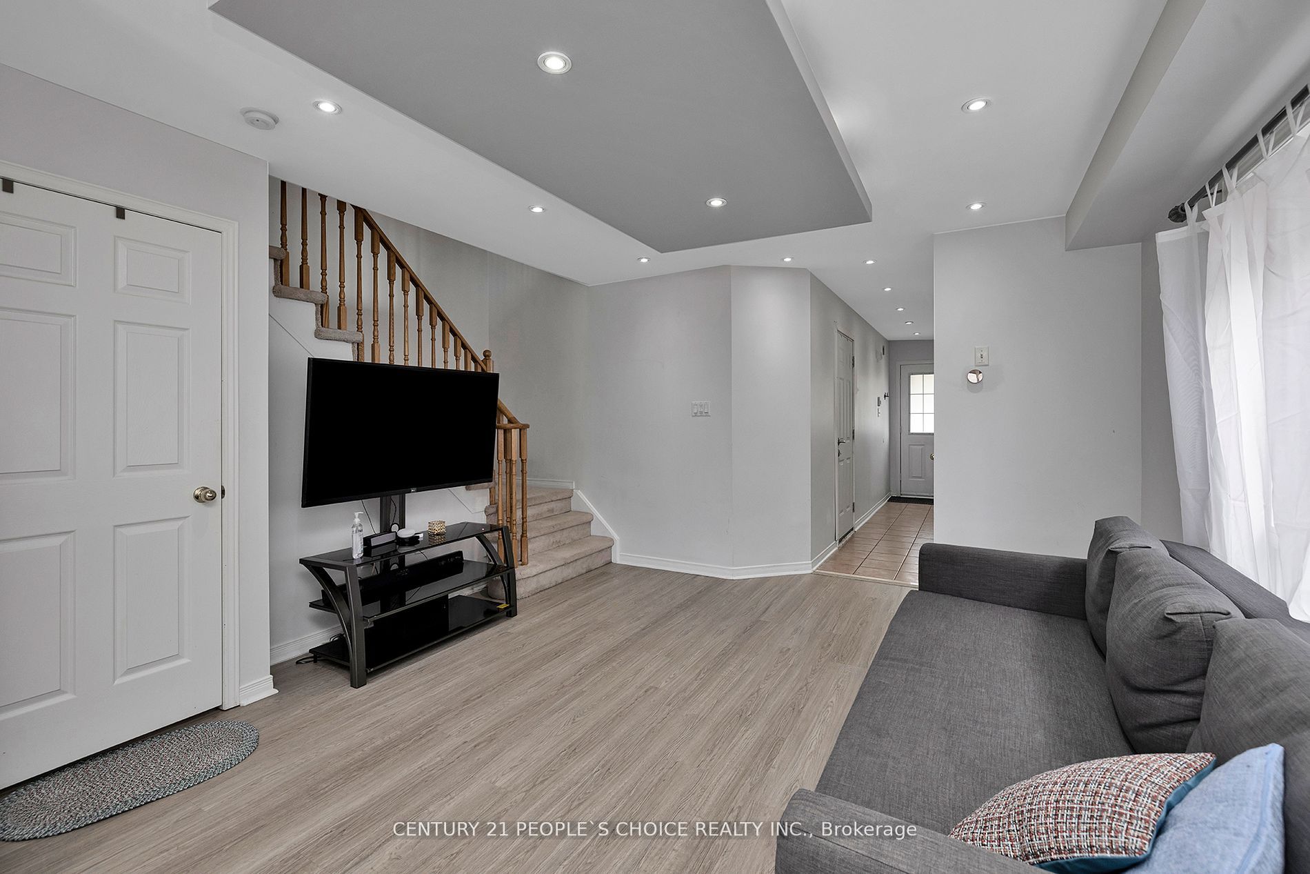 32 Frank Johnston Rd