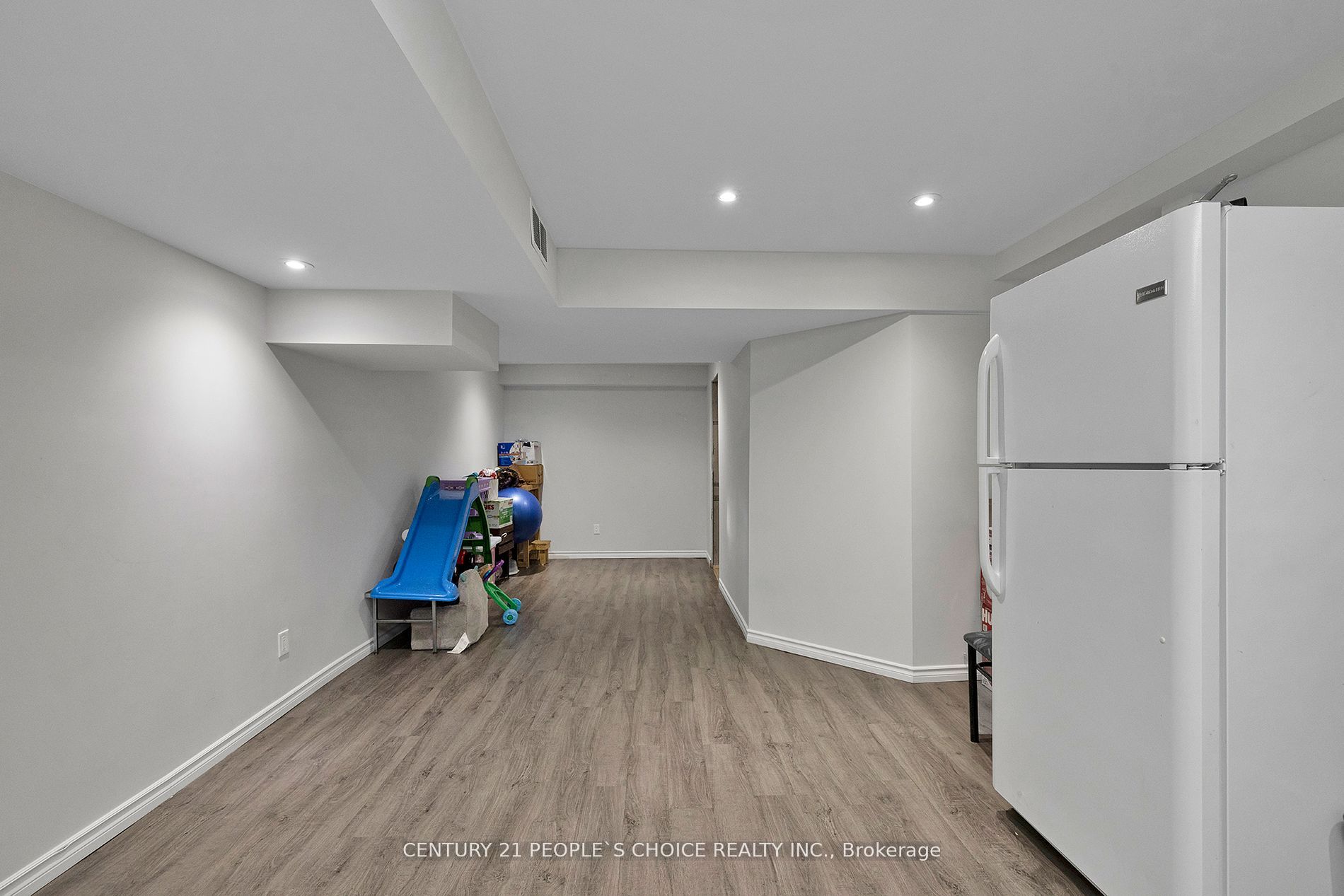 32 Frank Johnston Rd