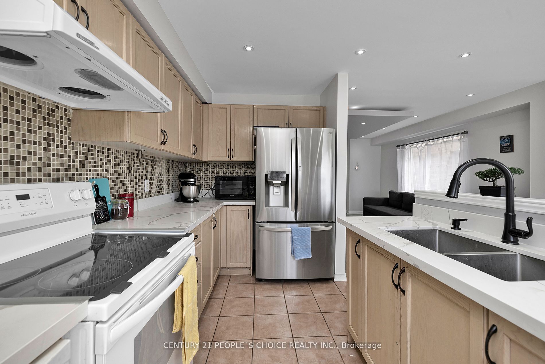 32 Frank Johnston Rd
