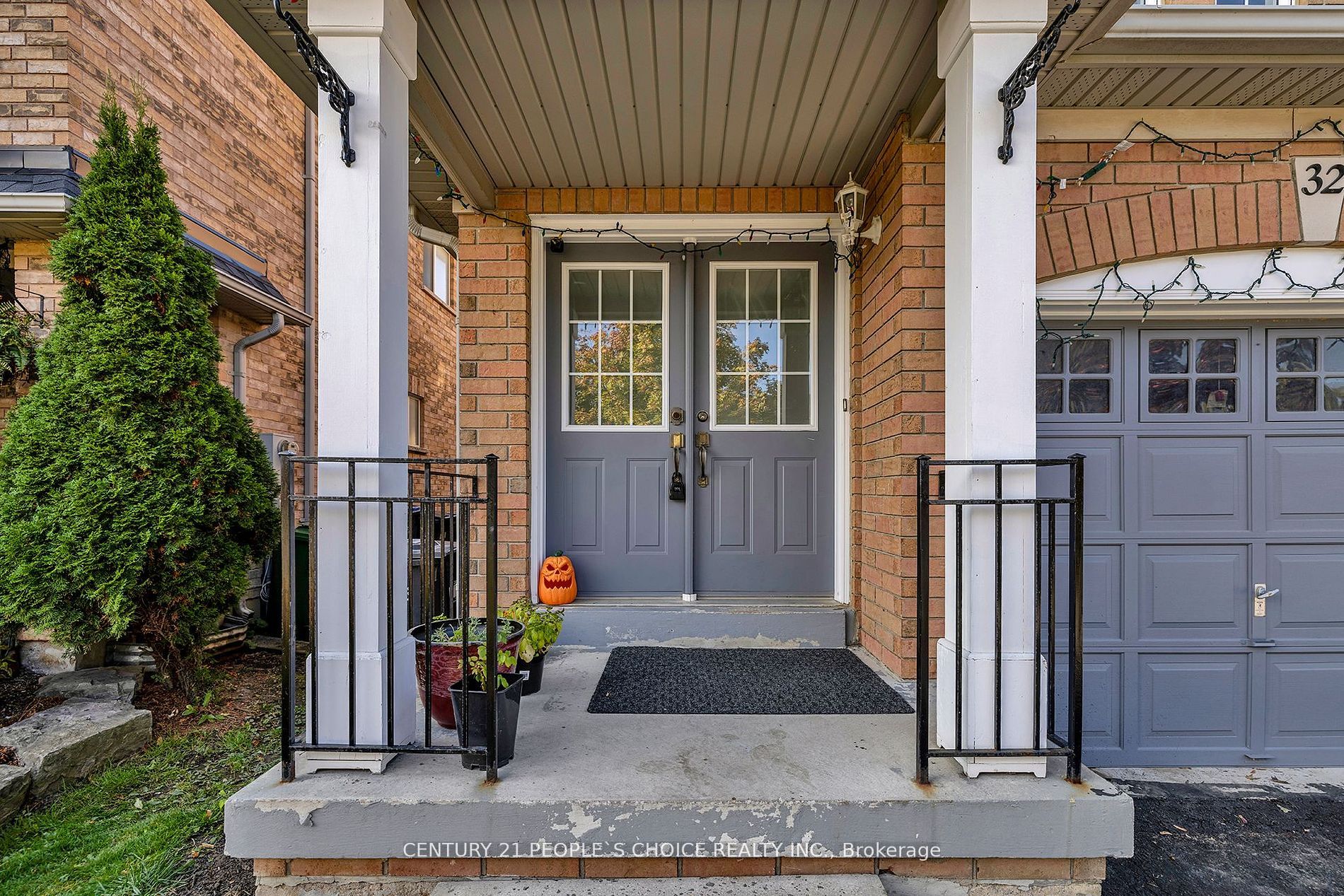 32 Frank Johnston Rd