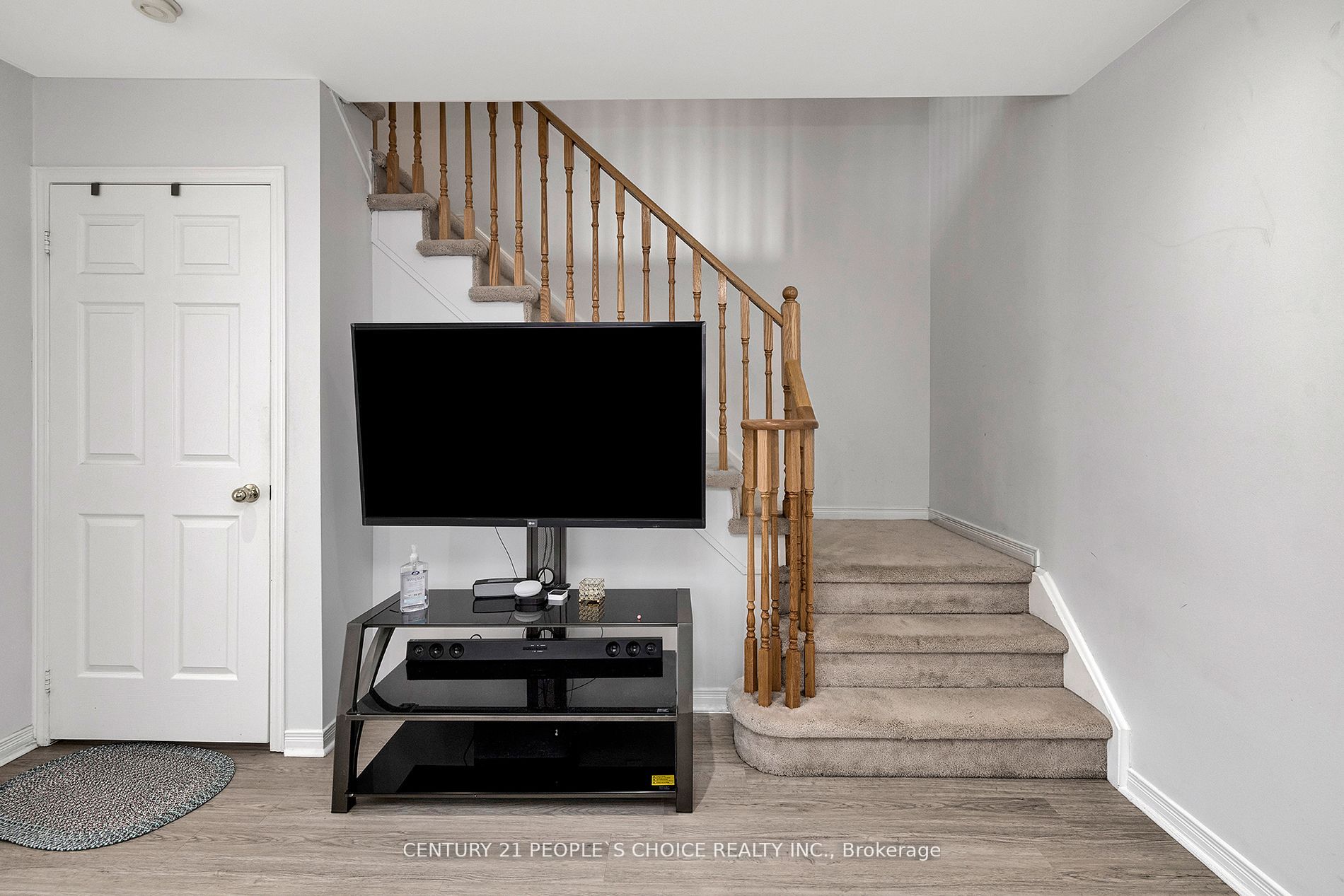32 Frank Johnston Rd