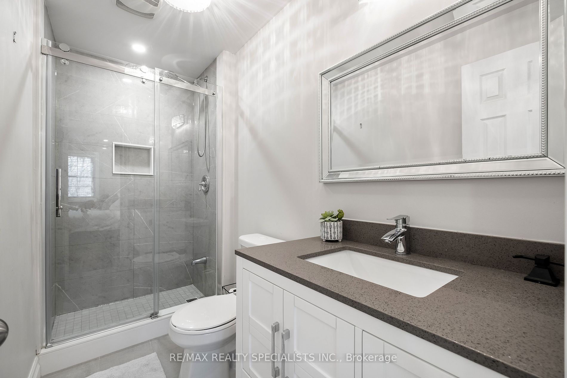 2120 Rathburn Rd E, #52