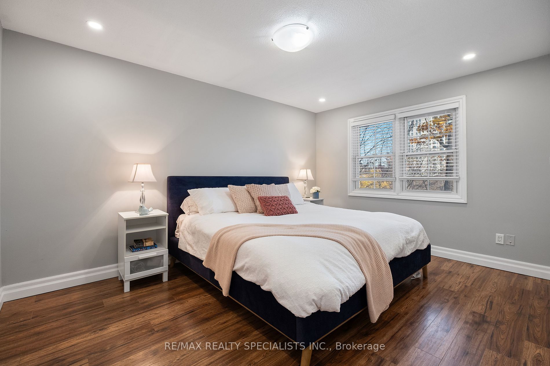 2120 Rathburn Rd E, #52
