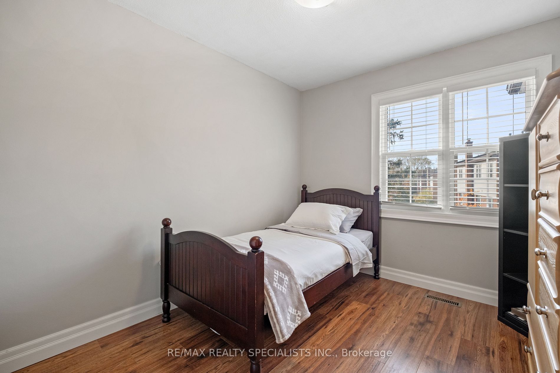 2120 Rathburn Rd E, #52