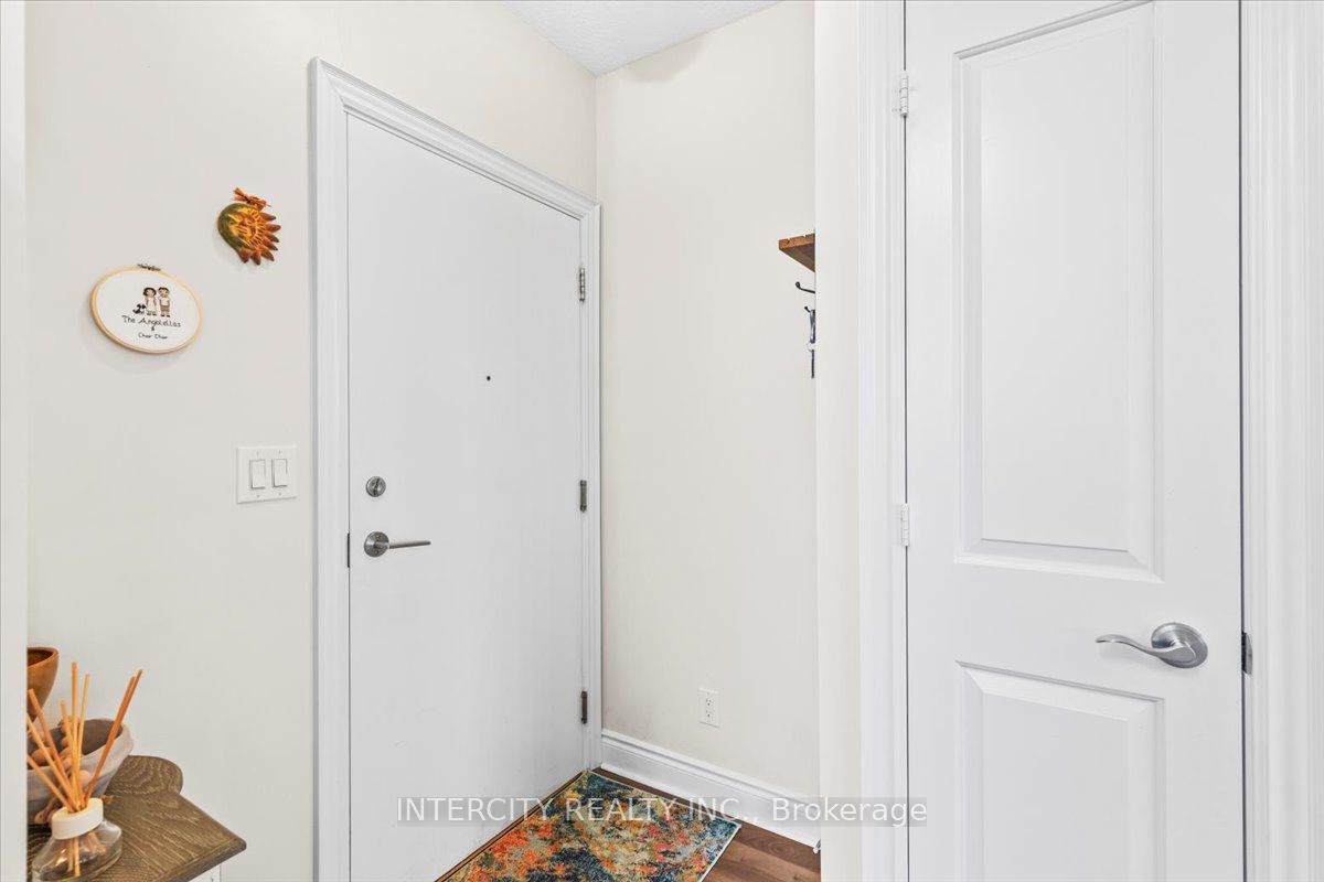 16 Brookers Lane, #1802