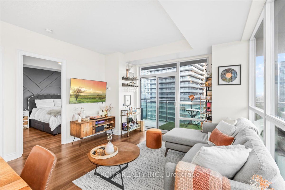 16 Brookers Lane, #1802