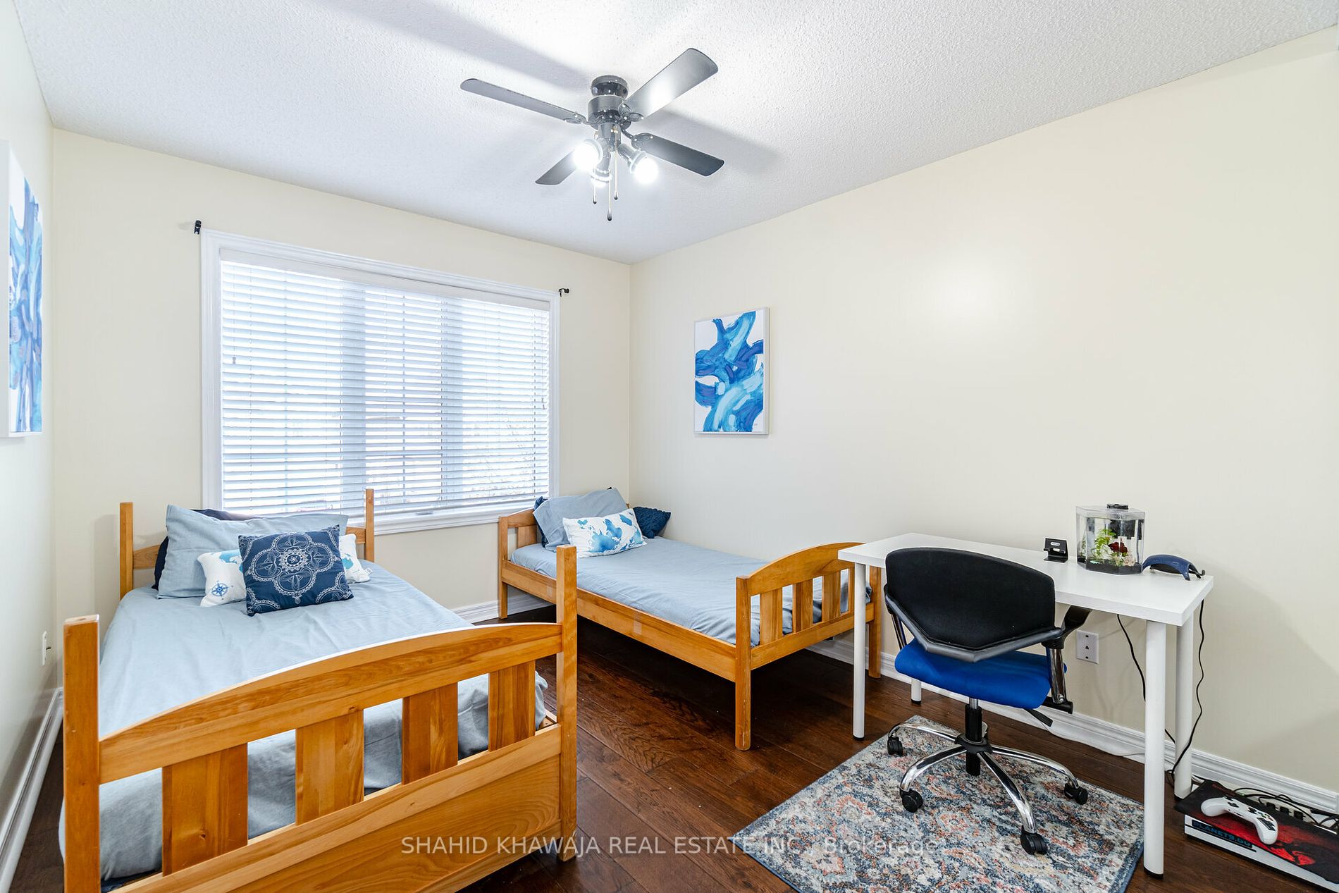 1202 Mowat Lane