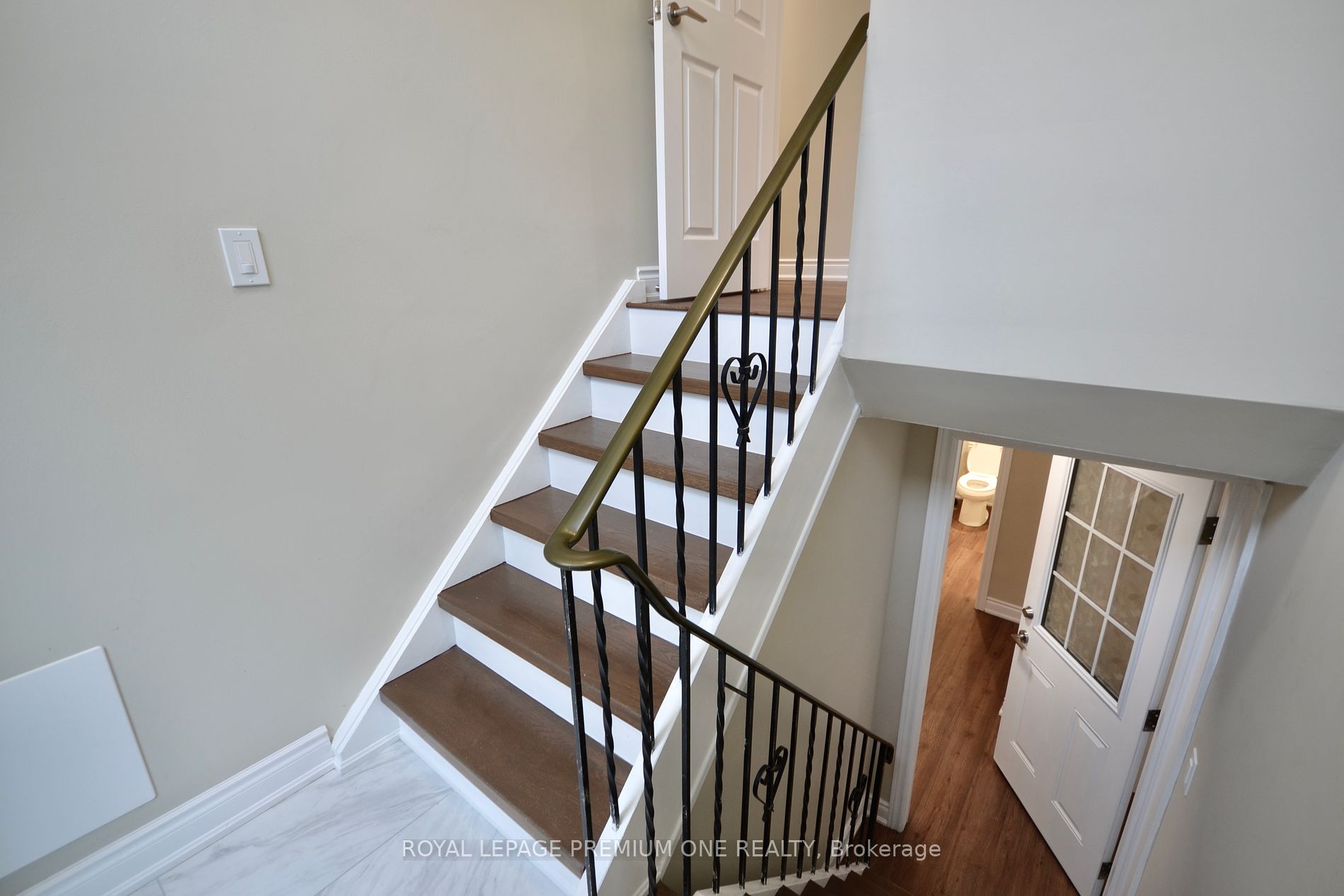 58 Dovehouse Avenue, #Lower