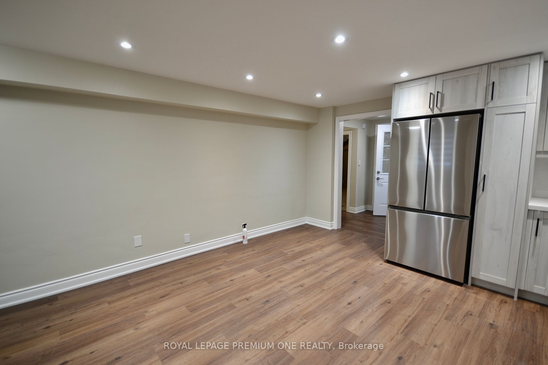 58 Dovehouse Avenue, #Lower