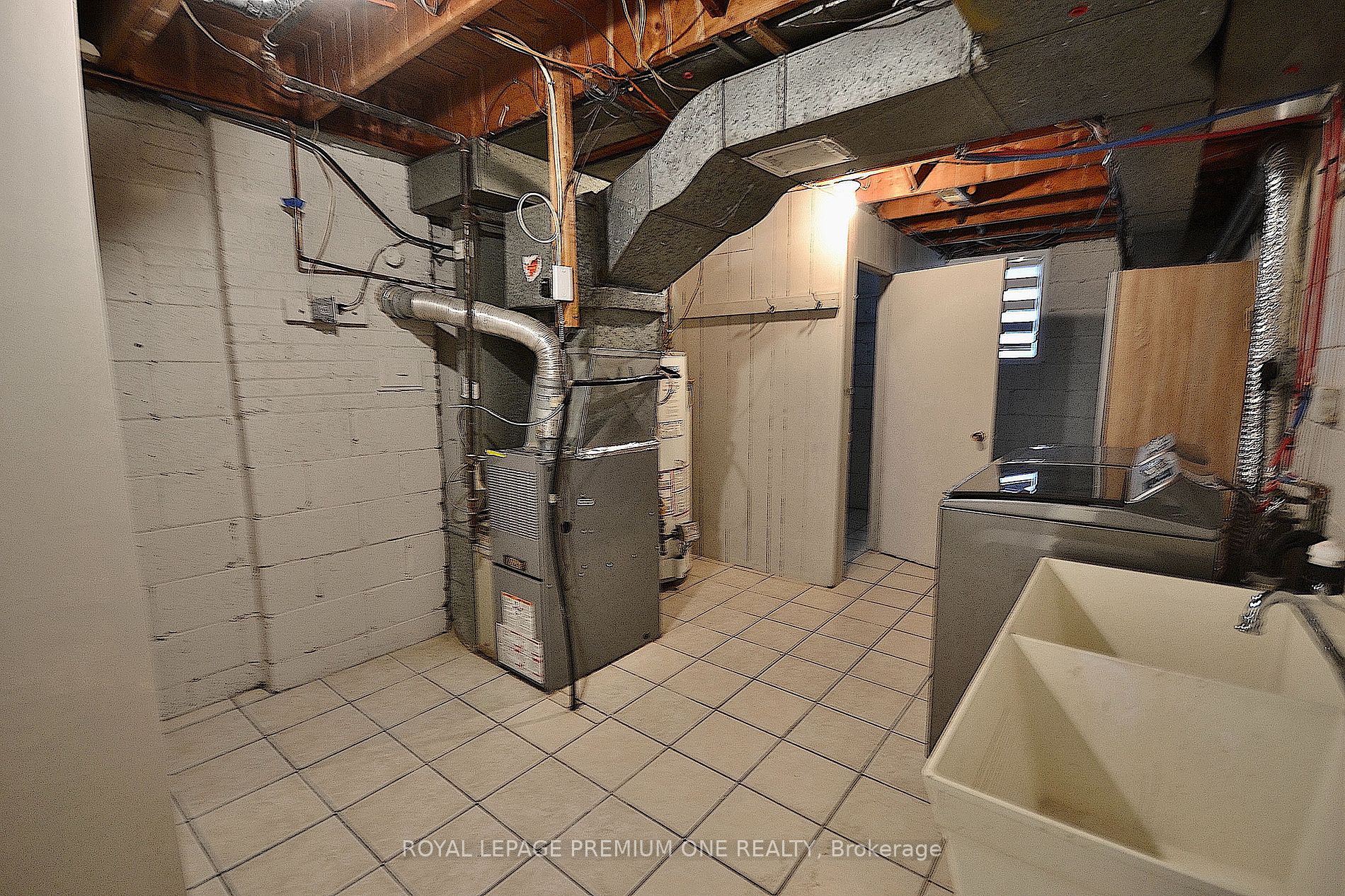 58 Dovehouse Avenue, #Lower