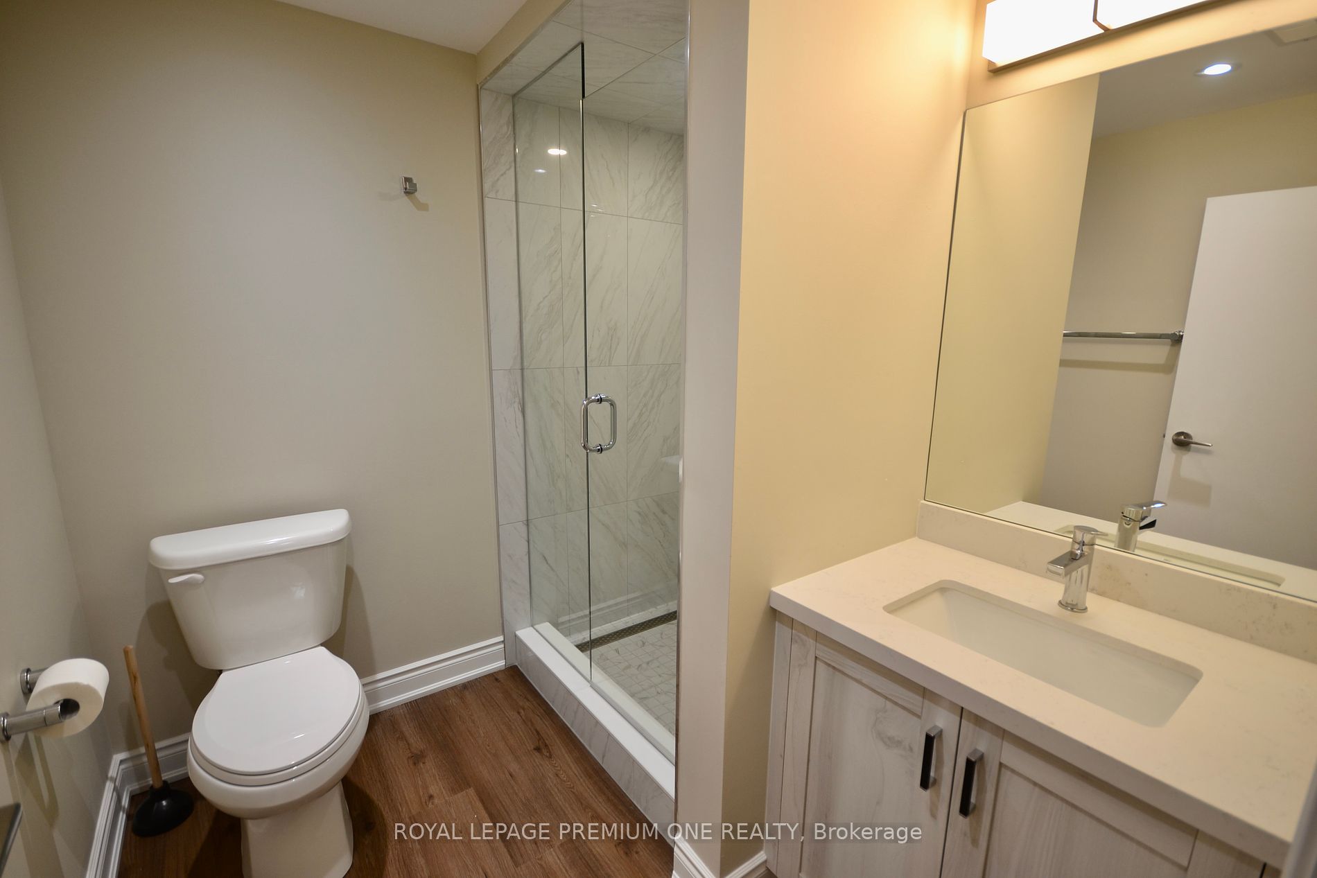 58 Dovehouse Avenue, #Lower
