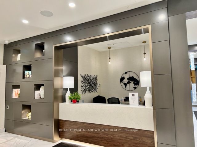 1050 Main Street E, #315