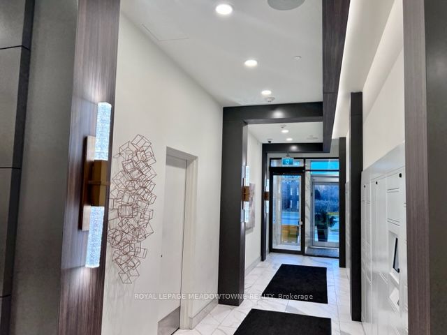 1050 Main Street E, #315