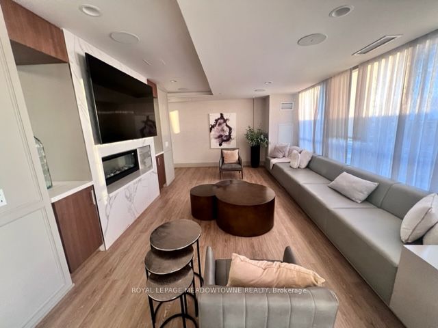 1050 Main Street E, #315