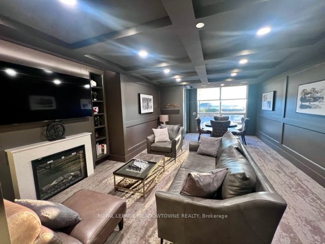 1050 Main Street E, #315