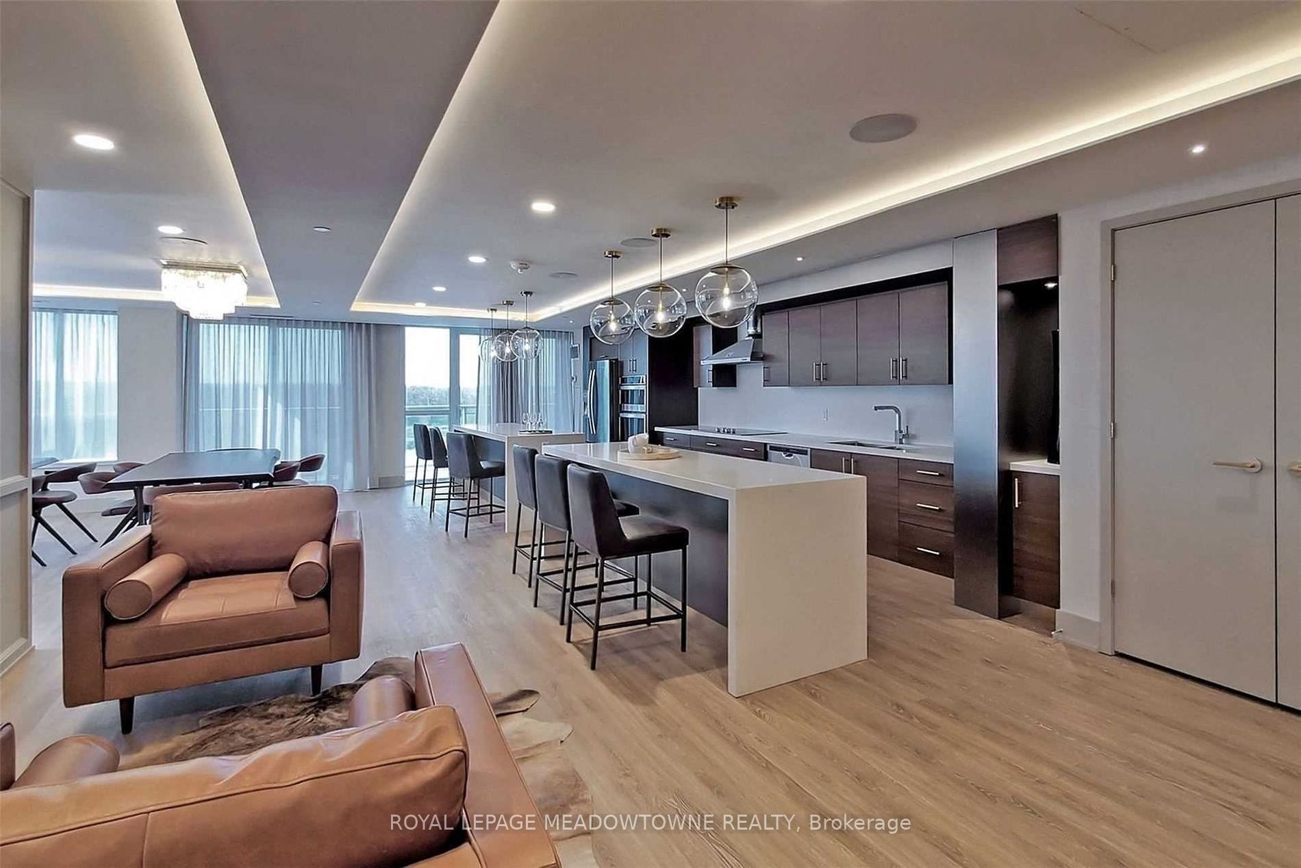 1050 Main Street E, #315