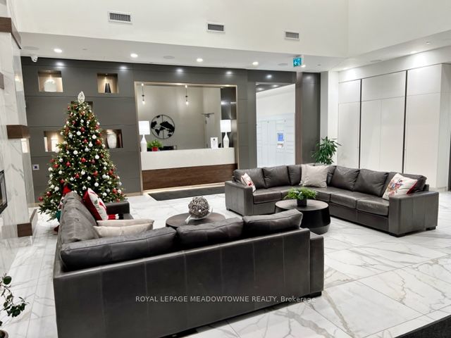 1050 Main Street E, #315