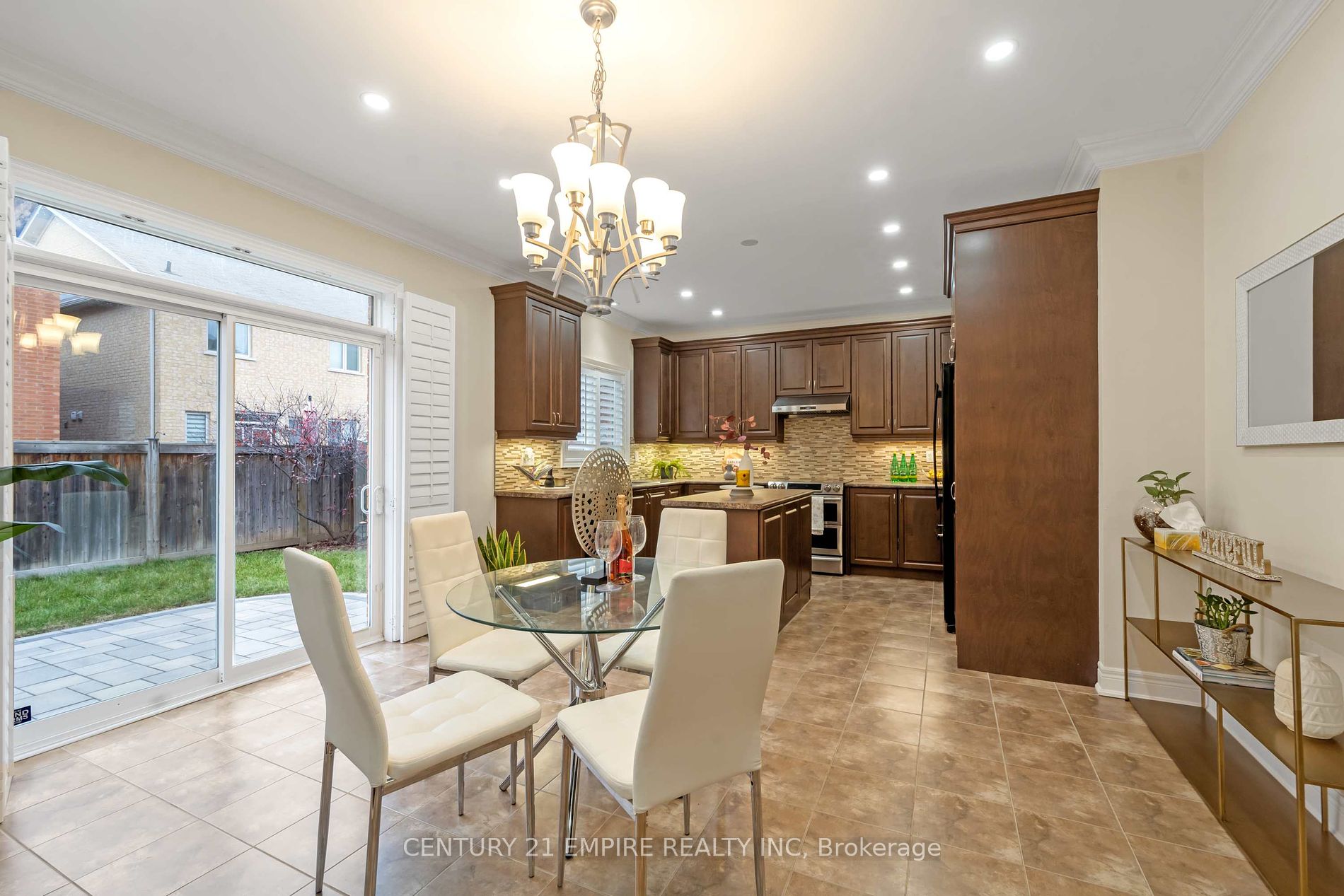 508 Hinchey Crescent