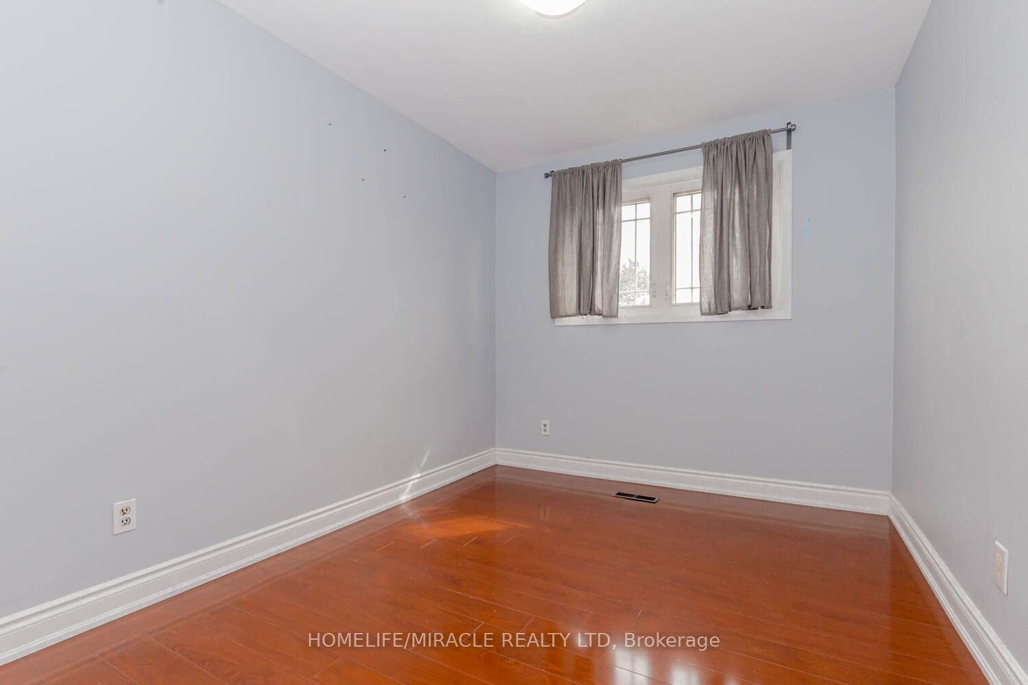 3410 Chipley Cres