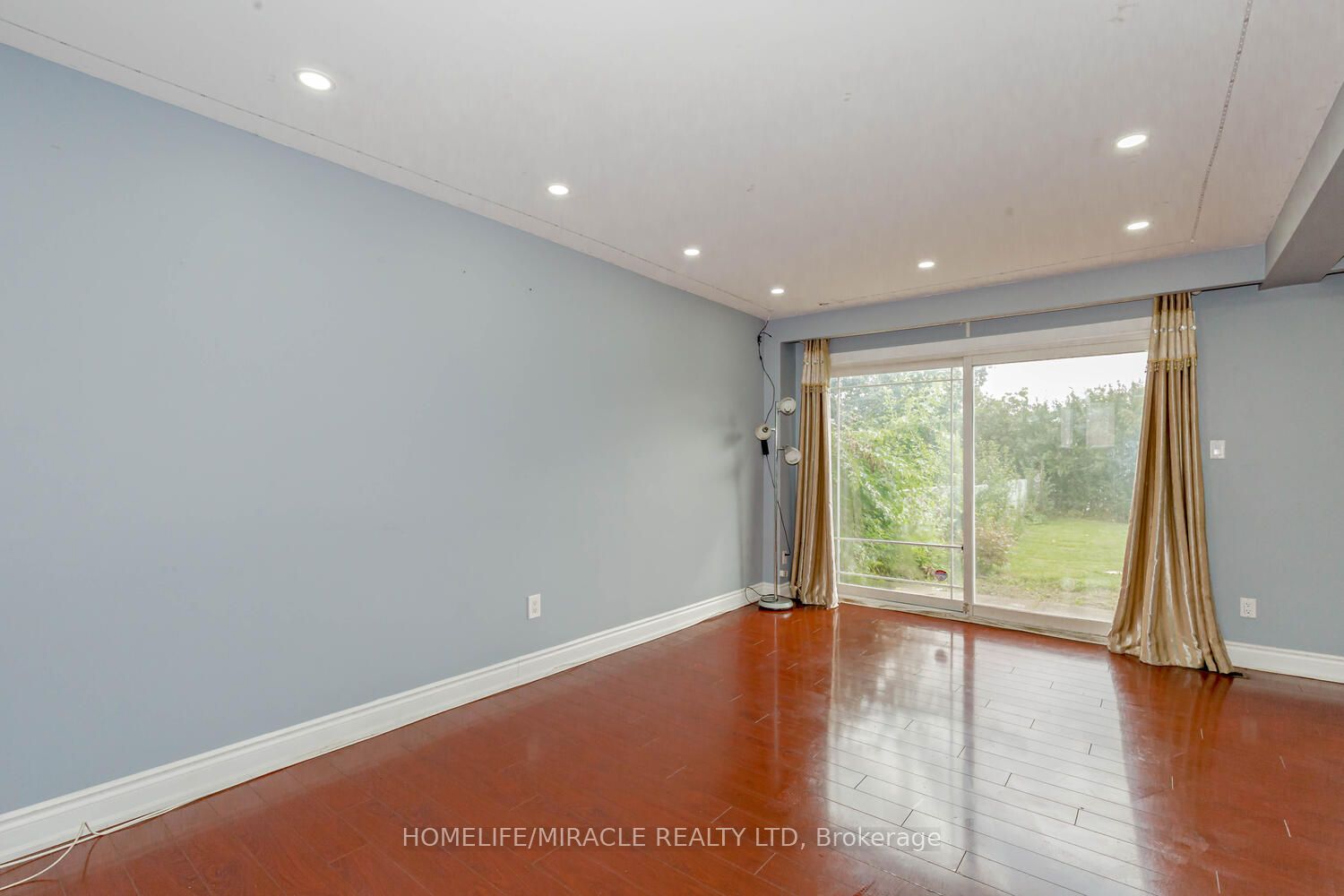 3410 Chipley Cres
