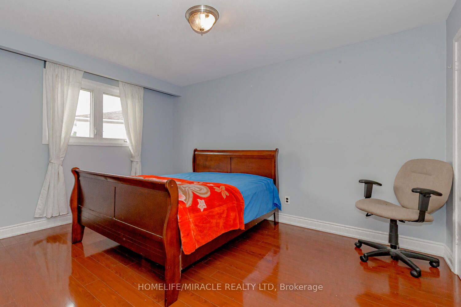 3410 Chipley Cres