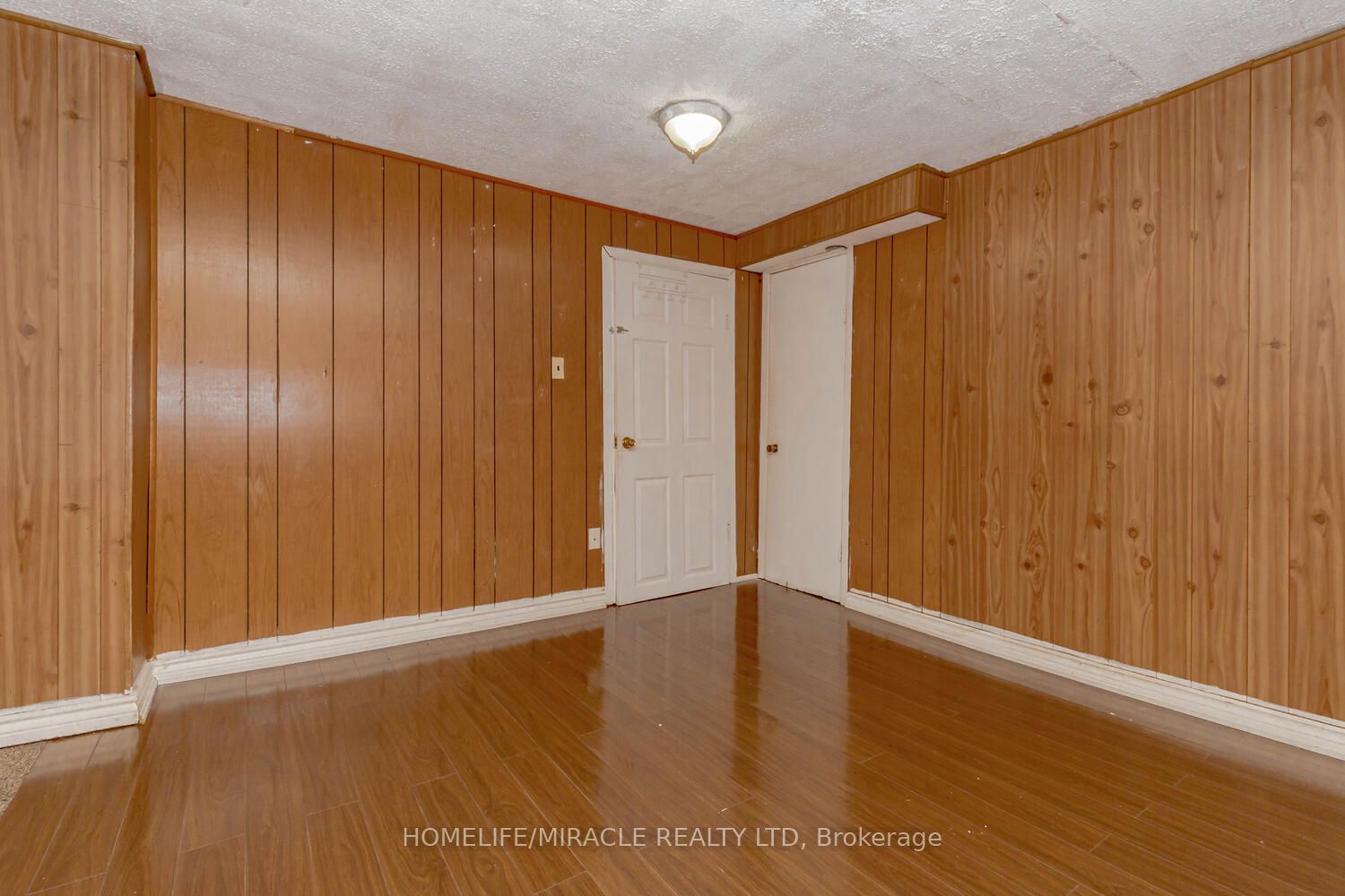 3410 Chipley Cres